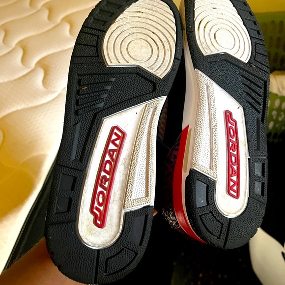 Retro Jordans 4 - Picture 4 of 4